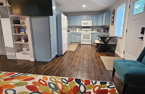 Thompsonville House | Less is Moore