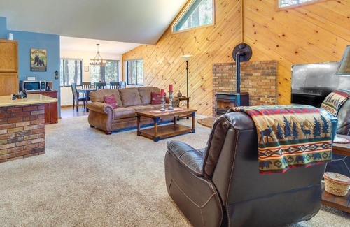 Pinetop-Lakeside House | Less Than 1 Mi to Rainbow Lake Family Home with Fire Pit