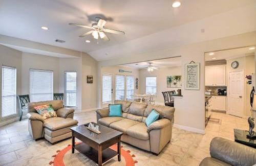 Pirates Beach House | Less Than 1 Mi to Beach Salty Dog House in Galveston!