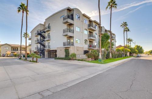 Camelback East Apartment | Less Than 1 Mi to Biltmore Fashion Park Condo with Pool!