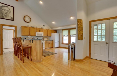 Tannersville House | Less Than 1 Mi to Camelback Resort Home with Pool Table!