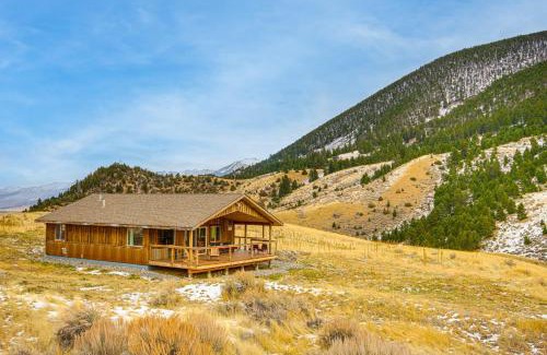 Pray House | Less Than 1 Mi to Chico Hot Springs Mtn-View Hideaway!