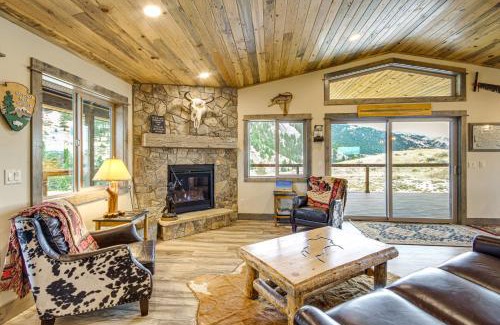 Pray House | Less Than 1 Mi to Chico Hot Springs Mtn-View Hideaway!
