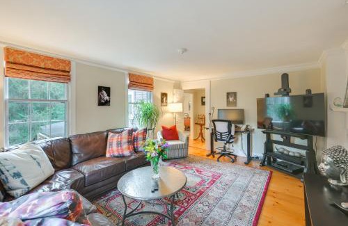 Salem Apartment | Less Than 1 Mi to Dtwn Salem Apt with Shared Patio and Yard!
