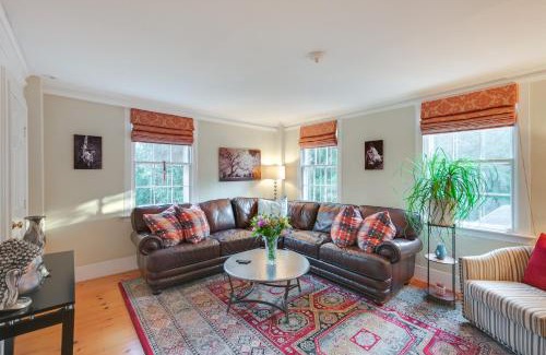 Salem Apartment | Less Than 1 Mi to Dtwn Salem Apt with Shared Patio and Yard!