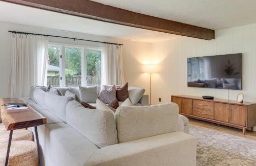 Madison - Lakeland House | Less Than 1 Mi to Lake Erie Home with Hot Tub and Game Room!