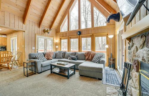 Harbor Springs House | Less Than 1 Mi to Nubs Nob Ski Cabin with Sauna and Deck!