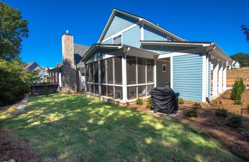 Oxford Cottage | Less than 1 Mile to the Square! Outdoor Fireplace & Grill + 2 King Suites!