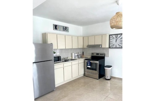 Cabo Rojo House | less than a 10 minute drive to the Beach! family-cozy house