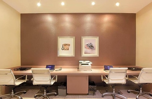 Whitehaven Apartment | Less than a 5-minute walk from Elvis Presley's Graceland Mansion .