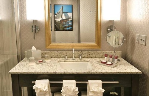 Whitehaven Apartment | Less than a 5-minute walk from Elvis Presley's Graceland Mansion .