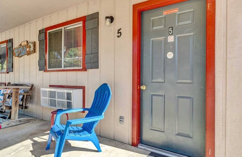 Quitman House | Less than a mile from Lake Fork-UPDATED-Crappie Cabin - Rm 5