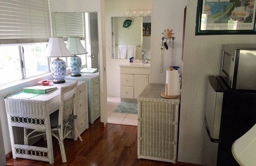 Kailua Apartment | Less than a one minute walk to Kailua Beach, Pool, Bikes, BBQ, A/C, and more