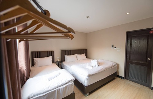 Wat Sam Phraya Hotel | Let's Zzz Bangkok