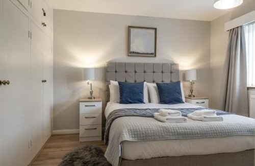 Bourton House | Letch Hill Drive
