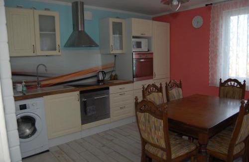 Sobienie Jeziory House | Letnia Oaza "Kalina"
