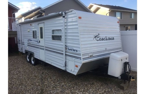 Red Deer House | Let’s go camping. 25 ft Travel Trailer for rent. Delivery only.