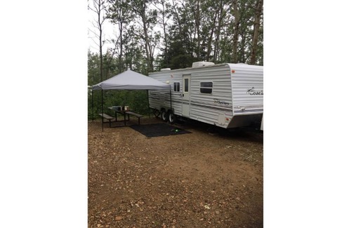Red Deer House | Let’s go camping. 25 ft Travel Trailer for rent. Delivery only.