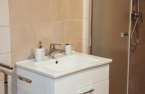 Bekesszentandras House | Levendulás Tanya Szarvas - Jakuzzi és medence