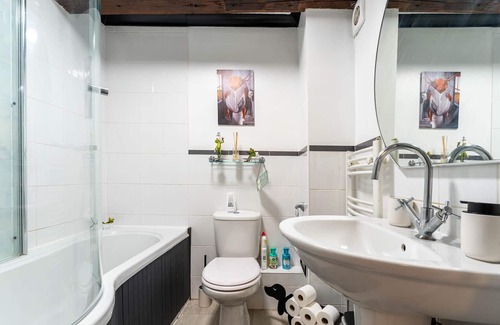 Lewes Apartment | Lewes Guest Nest hosted by S.A.S