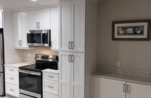 Tropical Cove Condo | Lexington Country Club - Lake Village - Tennis/Golf Pool
