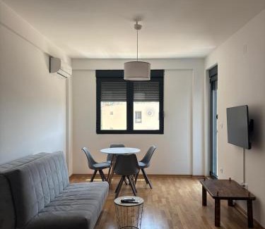 Tomicici Apartment | Lexora Apartment
