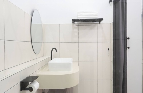 Talat Yai Hotel | LFOUR