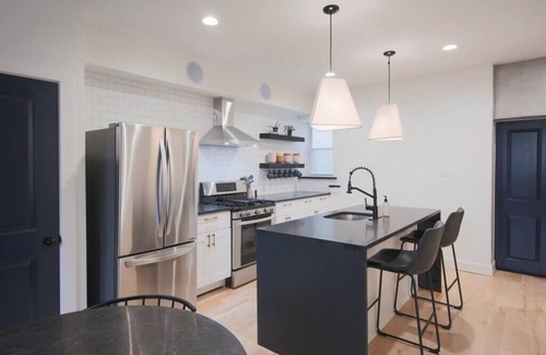 Southwest Center City Apartment | Lg 2 BDR | Deck | Hosted By Stay Rafa