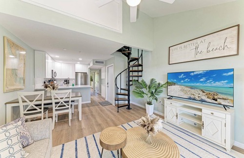 Placida Condo | LGI HIDEAWAY! Includes golf cart & pool access!
