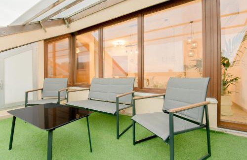 Centro Urbano Apartment | LHE Central View Boutique