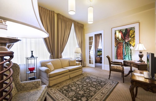 International District Apartment | LHotel Montreal