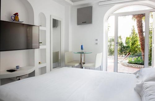 Marina Piccola Apartment | LHP Suite Executive Design Cottage Capri