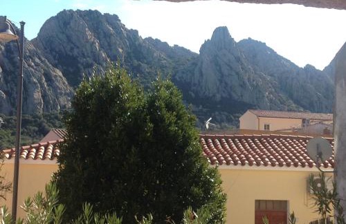 San Pantaleo Apartment | Li Cimi