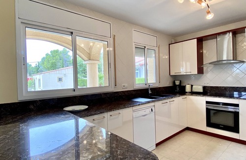 Les Tres Cales Villa | Libelula moderna well equipped ideal for families