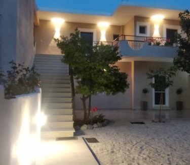 Anthousa House | Libera Private Rooms