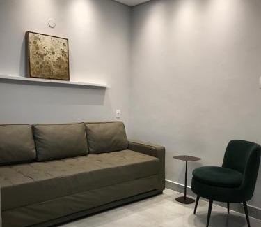 Liberdade Apartment | Liberdade 1 QT + Sofá Cama - 200m Metrô. Novo!