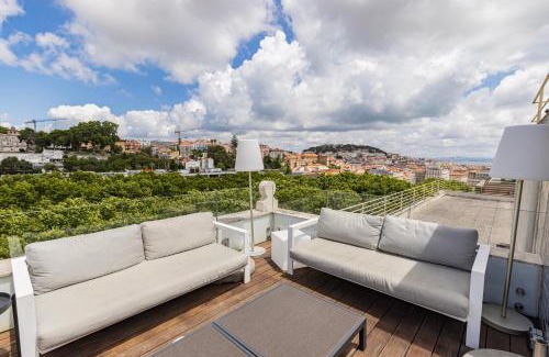 Sao Jose Apartment | Liberdade Elegance W/Rooftop Pool by LovelyStay