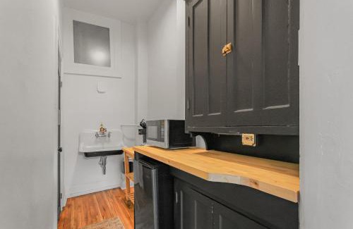Downtown Toledo Apartment | Library Square Suites