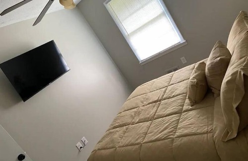 Stockbridge House | Liburd’s Holding residential home (free parking)