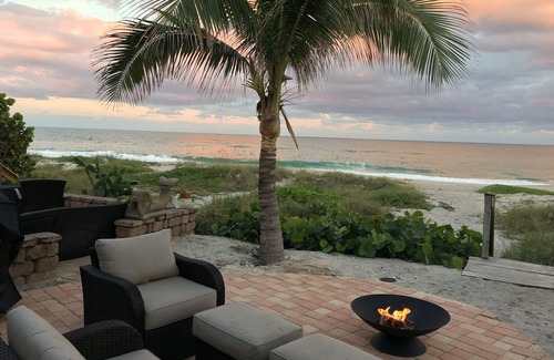 Indialantic By The Sea House | Licensed! DIRECT Oceanfront.Hot Tub with view .2 King Beds