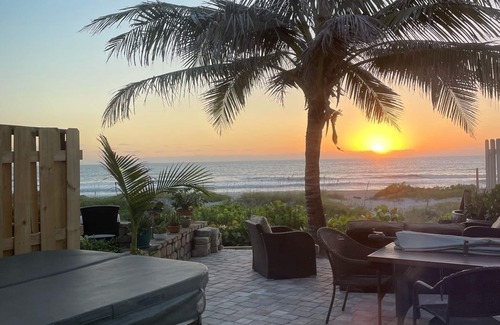 Indialantic By The Sea House | Licensed! DIRECT Oceanfront.Hot Tub with view .2 King Beds