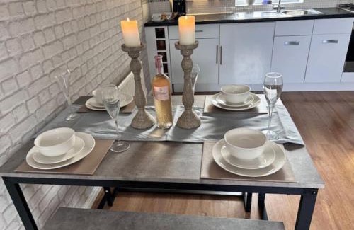 Lichfield Apartment | Lichfield City Cathedral Walk 3 Bedroom Coachhouse