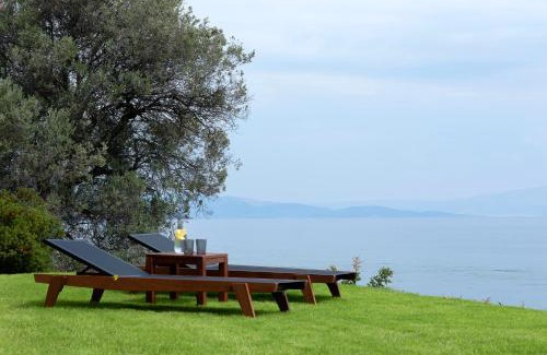 Sourpi House | Lichnos Luxury Suites