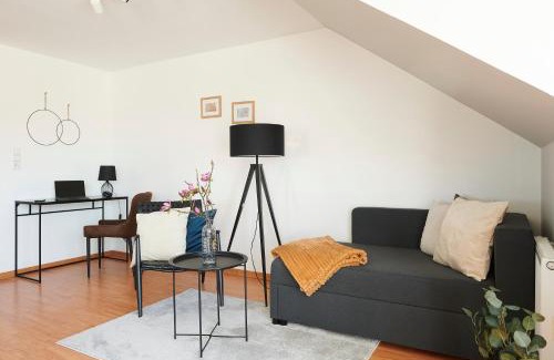 Kernstadt Apartment | Lichtdurchflutende Wohnoase-Stilvoll-ruhig-Parkplatz-Self Check-Langzeit-5 Personen