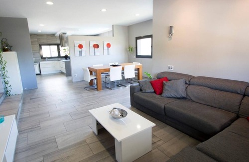 Sils Villa | Lidia Sils Les Comes Ref 561.129 Modern villa in S