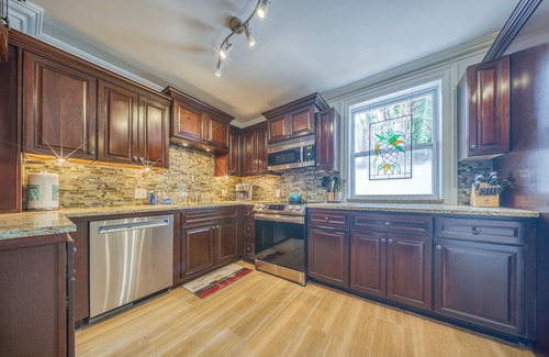 Sarasota House | Lido/Sarasota, walk to Beach &St. Armands, HEATED POOL home w/grill