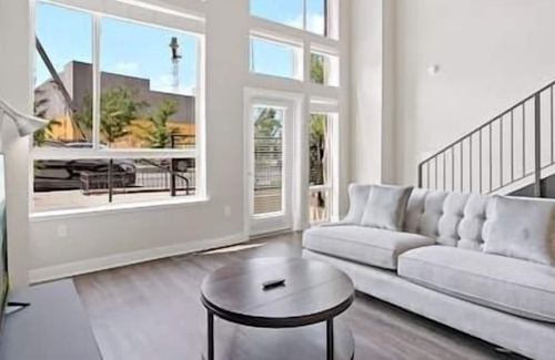 Tysons Apartment | Life at The Top | Luxury | Loft | Pool | Lifestyle