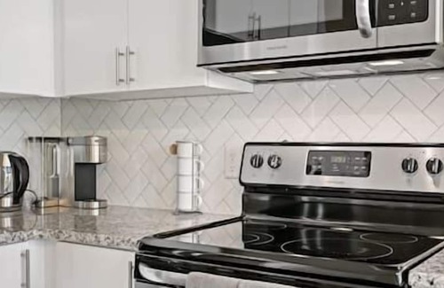 Tysons Apartment | Life at The Top | Luxury | Loft | Pool | Lifestyle