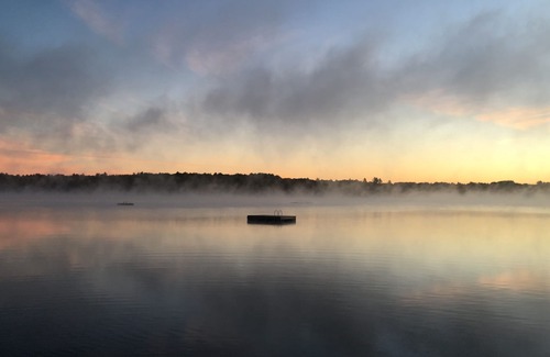 Damariscotta Cottage | Life is Better at the Lake! Lake Pemaquid Lakefront Cottage