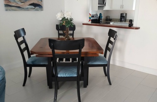 Englewood South Condo | Life just got better. Come out and enjoy a tropical paradise by the gulf. 🌞🌊🍹